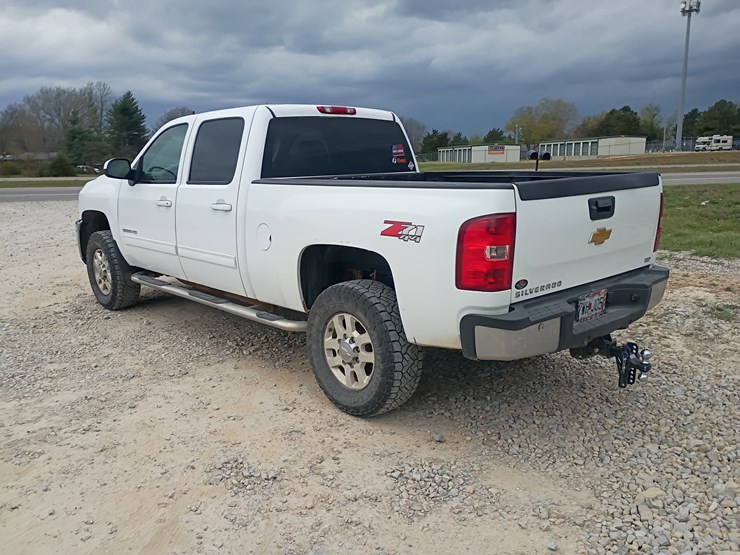 2013-chevrolet-2500-image-5