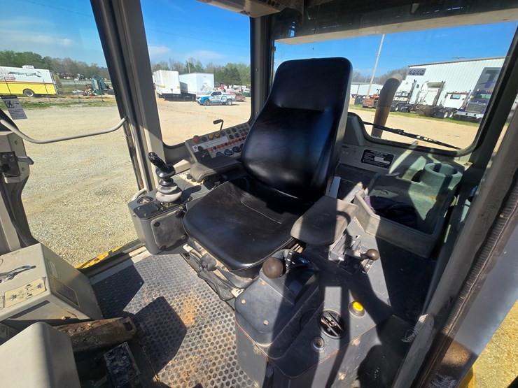 2004-deere-755c-image-41