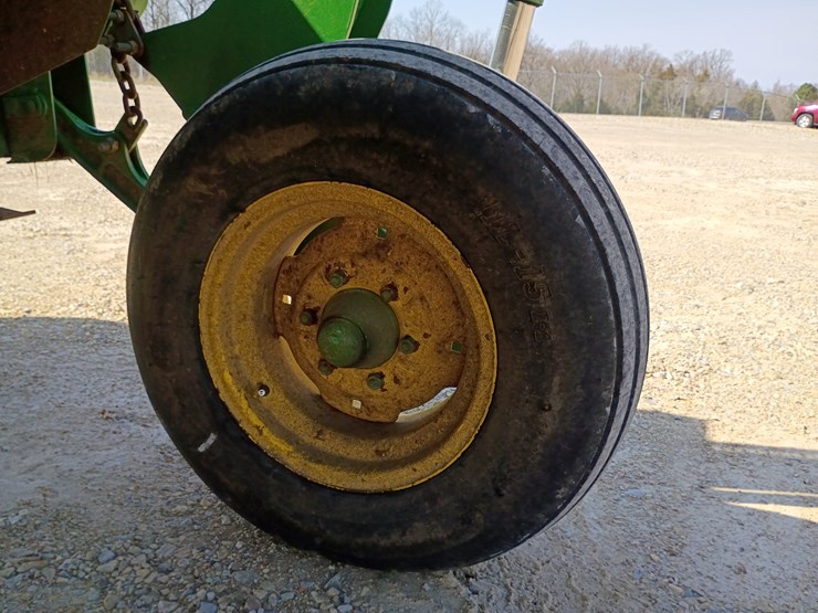 2013-john-deere-630-image-33