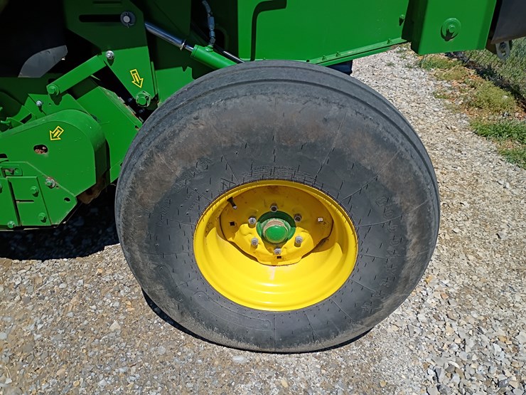 2023-john-deere-450m-image-33