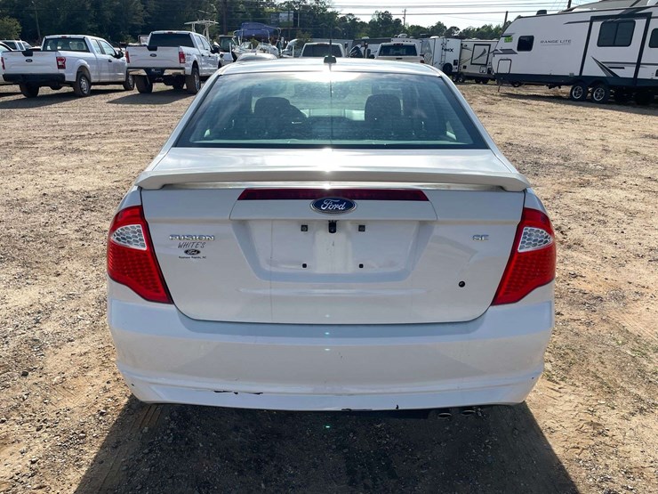 2012-ford-fusion-4-door-sedan-(95,800-miles)-image-6