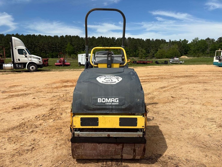 2013-bomag-bw900-50-image-5