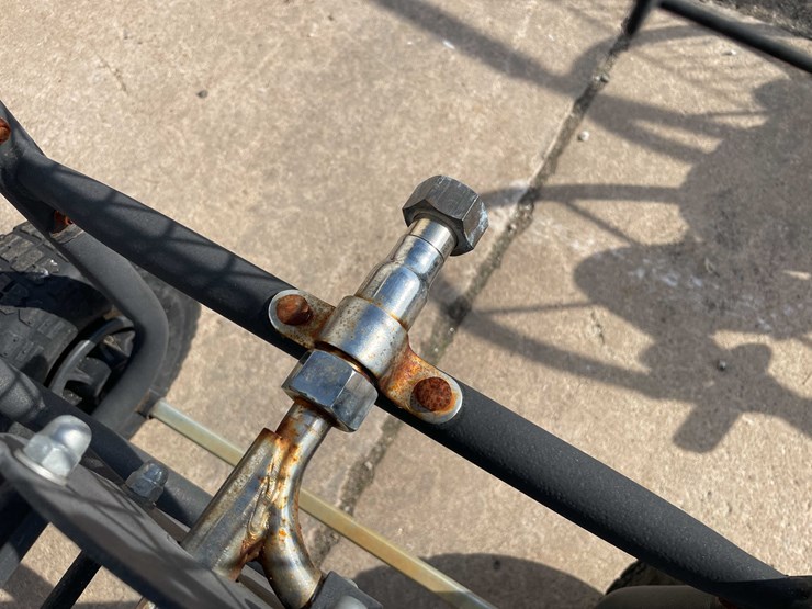 #7022-•-(2)-metal-hose-reels-(o3)-image-14