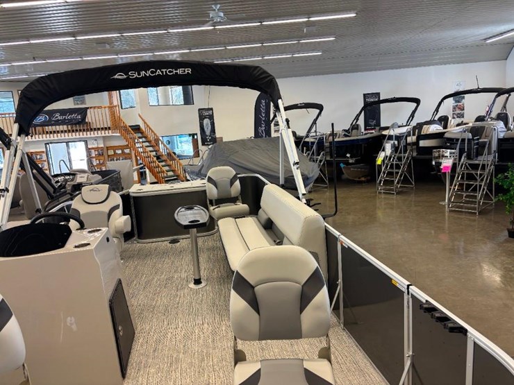 2025-g3-suncatcher-select-18f-pontoon-image-12