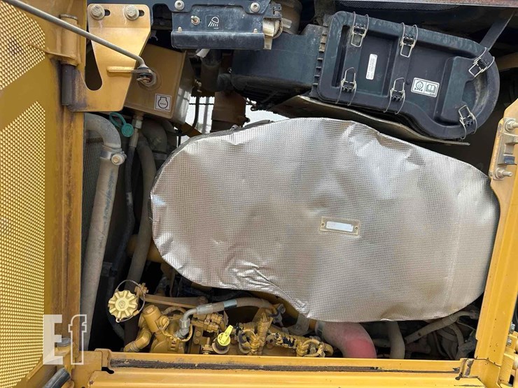 2020-caterpillar-d6-xe-lgp-image-31