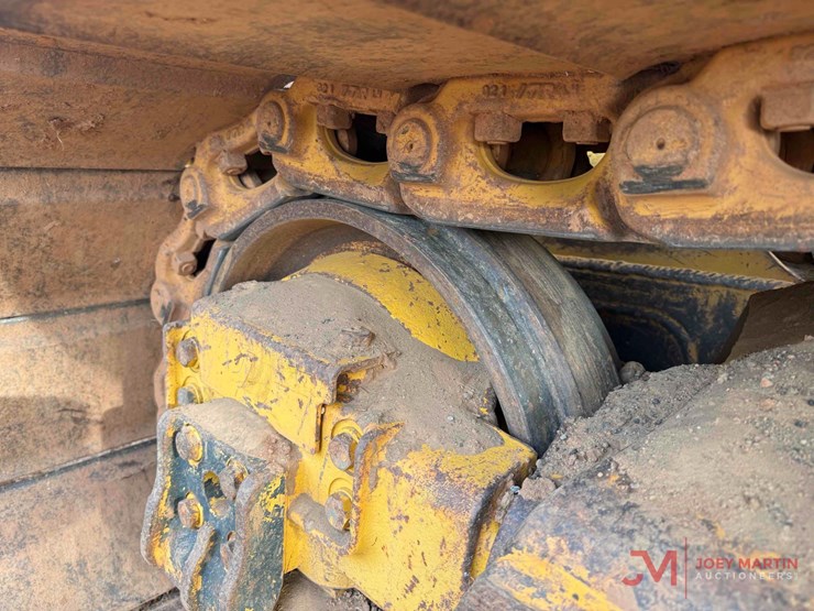 2010-komatsu-d51px-22-image-8