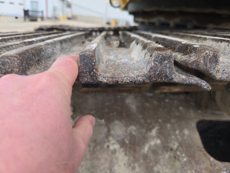 2014-deere-160g-lc-image-47