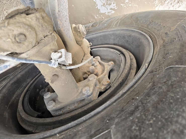 #22591-•-2007-mack-cv713-granite-roll-off-truck-image-31