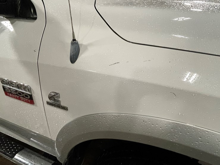 2012-dodge-3500-image-21