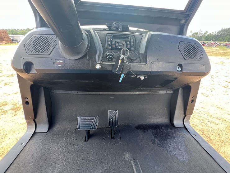 2023-bintelli-6-seater-electric-golf-cart-w/-on-board-charger-(186-miles-showing)-image-13