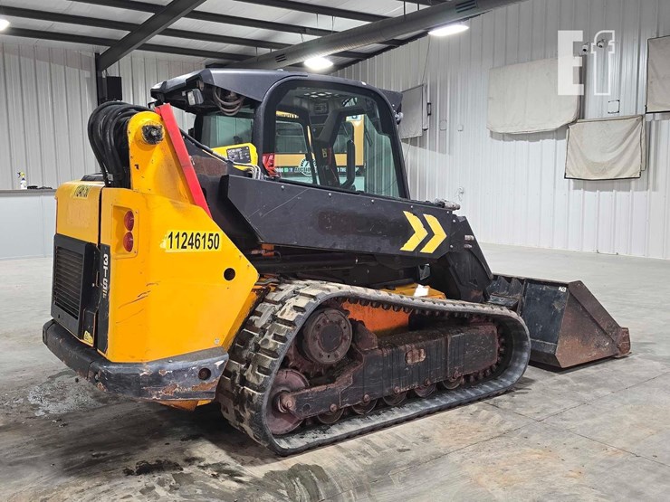 2021-jcb-3ts-8t-image-3