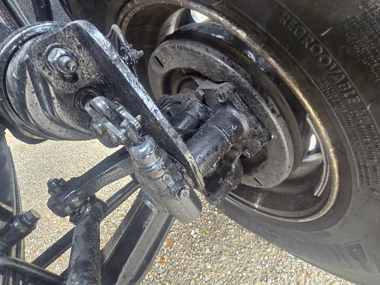 2012-freightliner-m2-106-image-39