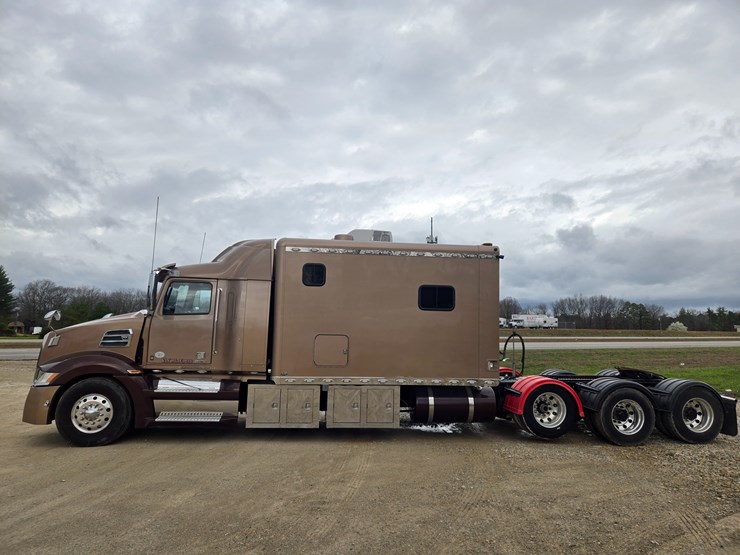 2017-western-star-5700xe-image-9