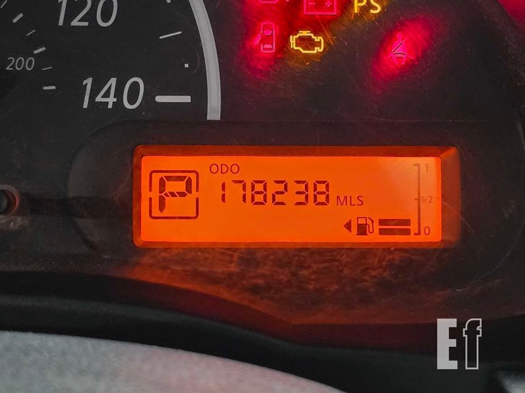 2015-nissan-versa-image-13