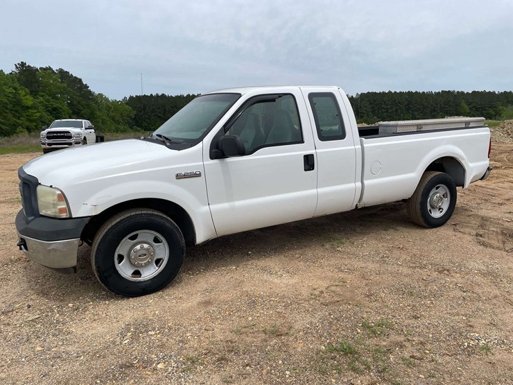 2007-ford-f250-image-1