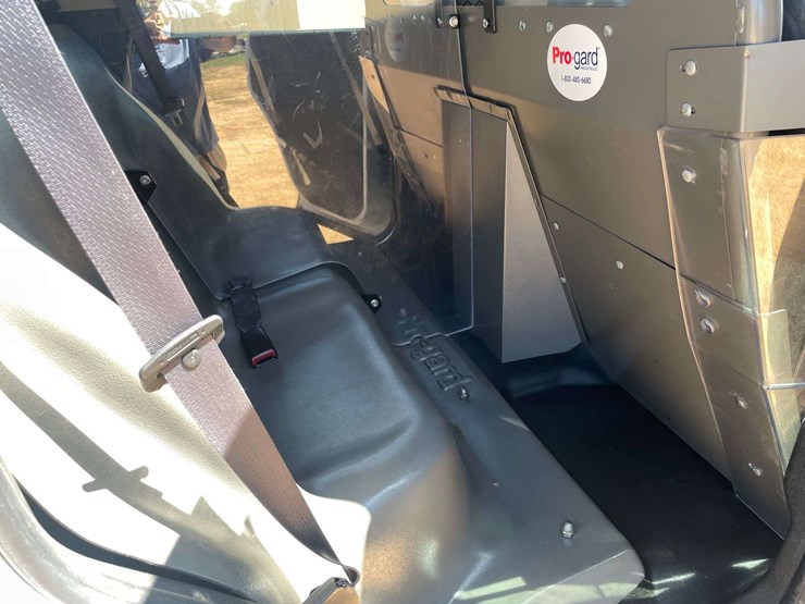 2011-chevrolet-tahoe-image-16