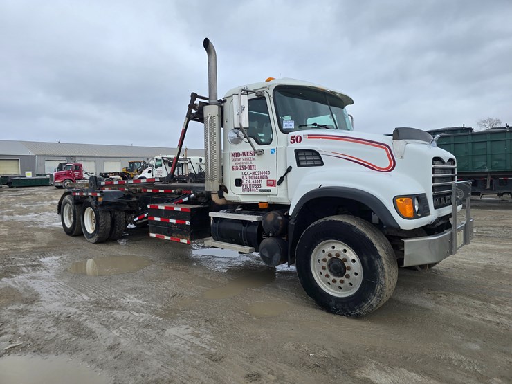 #22591-•-2007-mack-cv713-granite-roll-off-truck-image-16