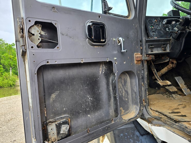 1994-mack-ch613-image-56