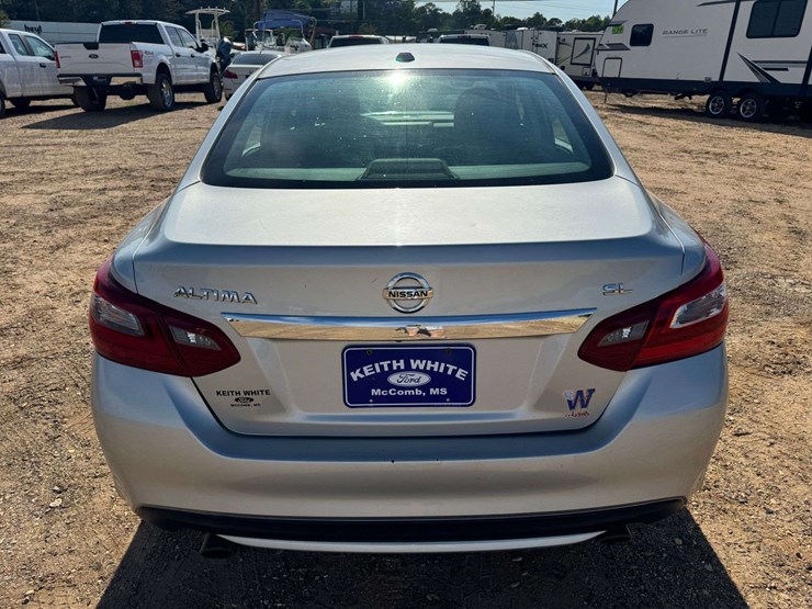 2018-nissan-altima-sl-4-door-sedan-(193,505-miles)-image-6