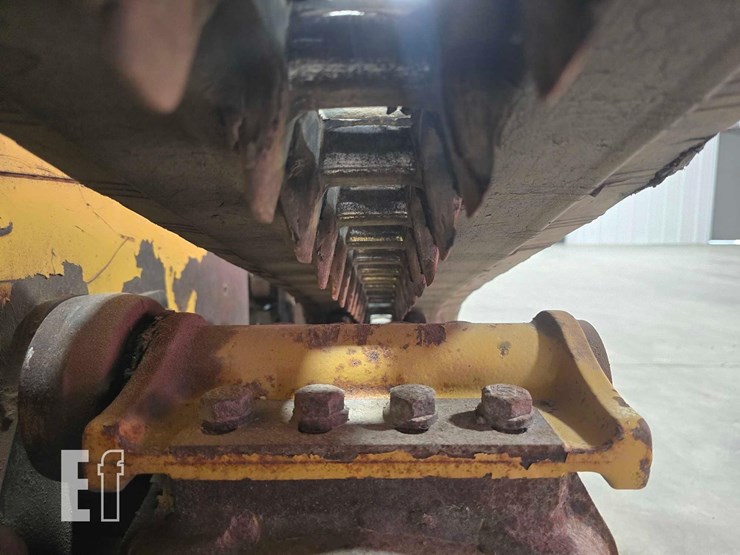 2015-caterpillar-259d-image-35