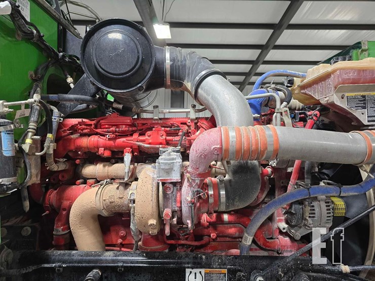 2021-peterbilt-367-image-21