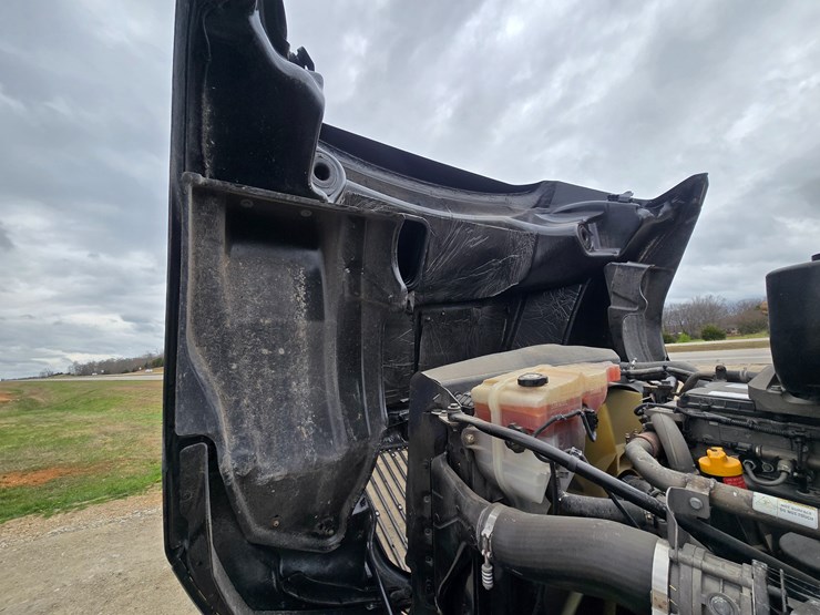 2017-western-star-5700xe-image-43