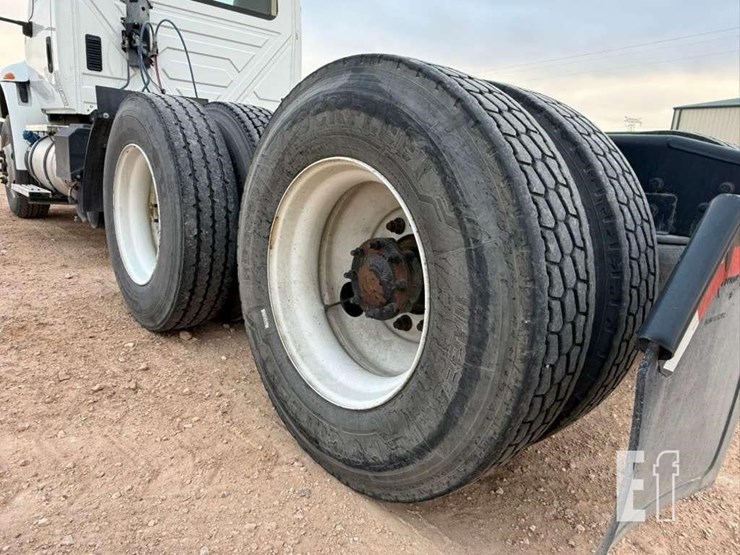 2018-international-durastar-4400-image-23