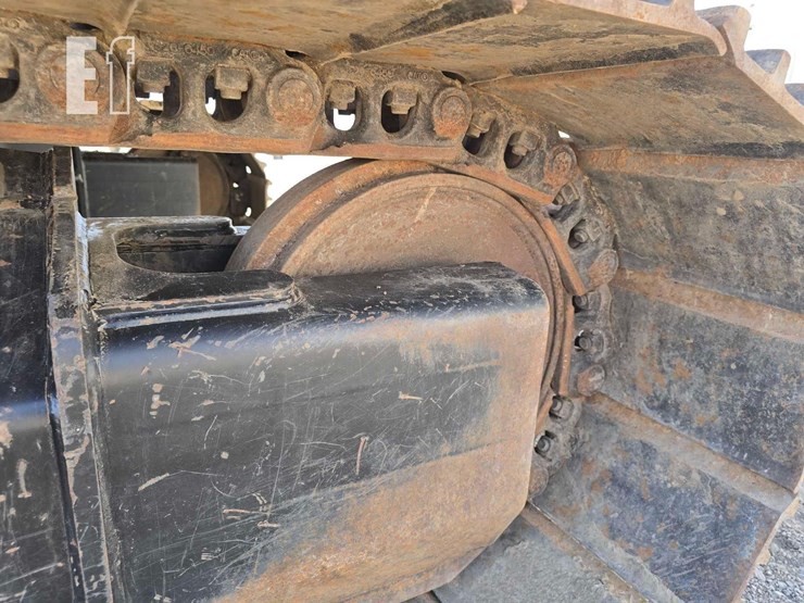 2020-caterpillar-323-image-33