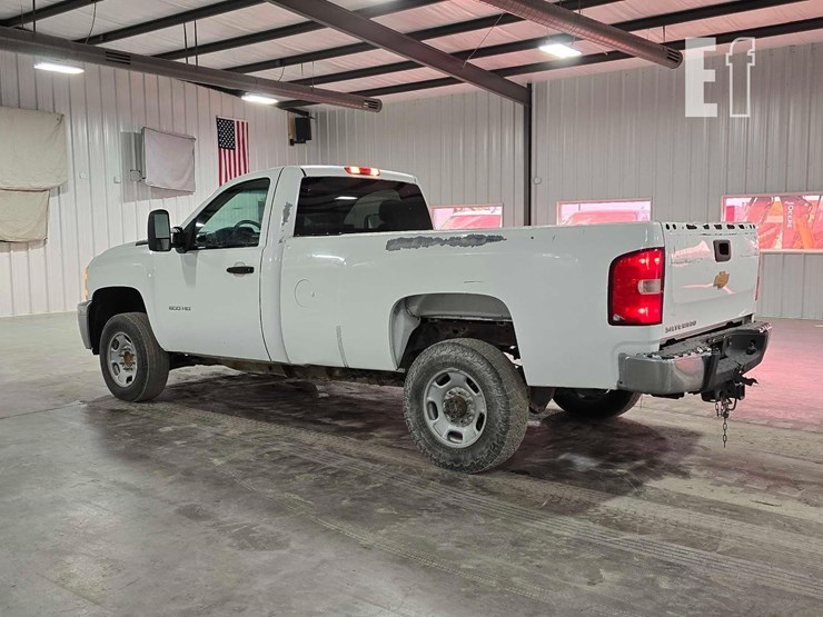 2014-chevrolet-2500hd-image-4