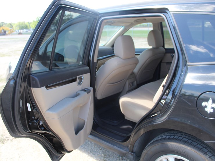 2010-hyundai-santa-fe-image-13