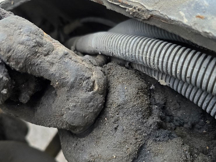 #22589-•-2006-mack-cv713-granite-roll-off-garbage-truck-image-23