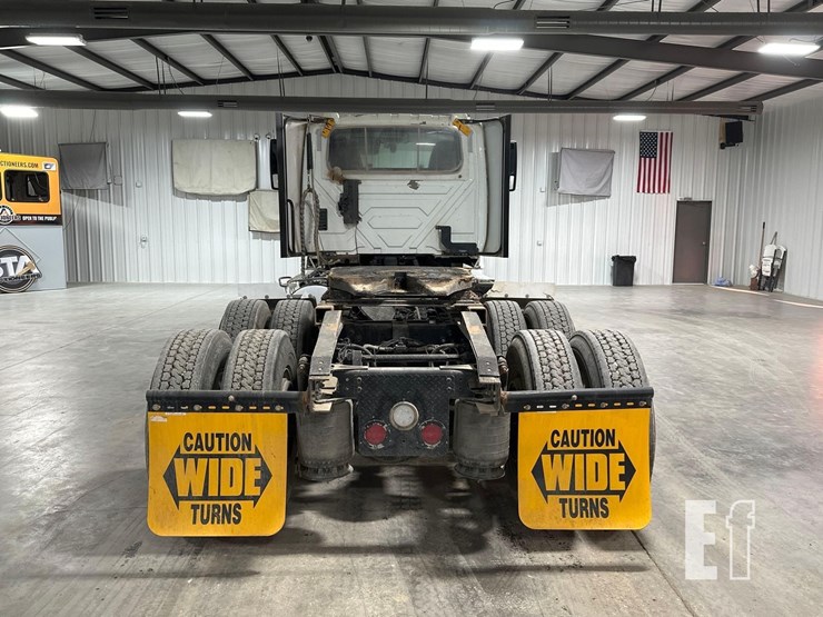 2017-international-prostar-image-8