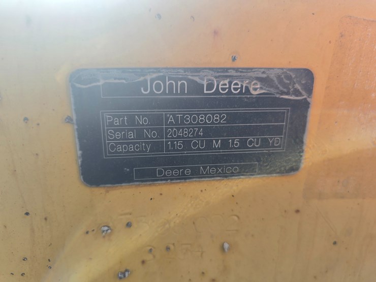 2015-deere-410l-image-32