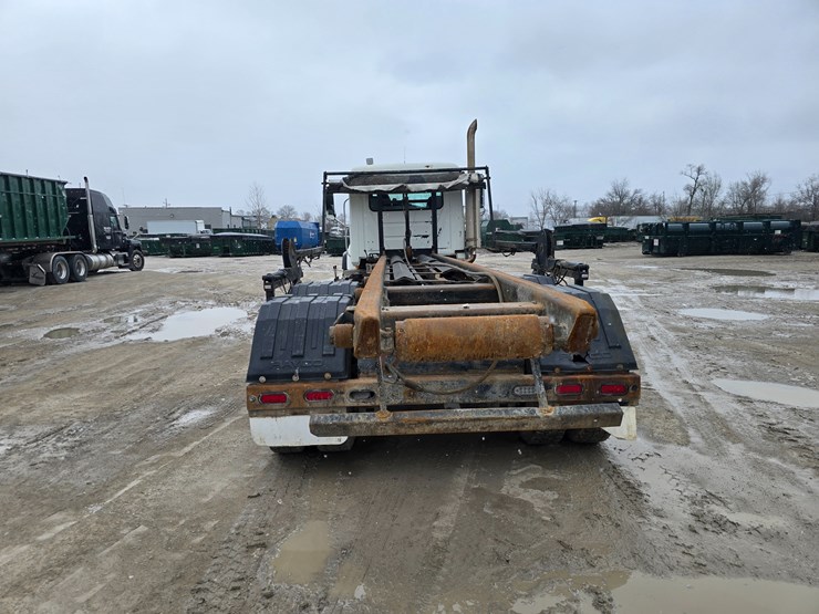 #22590-•-2007-mack-cv713-granite-roll-off-truck-image-11