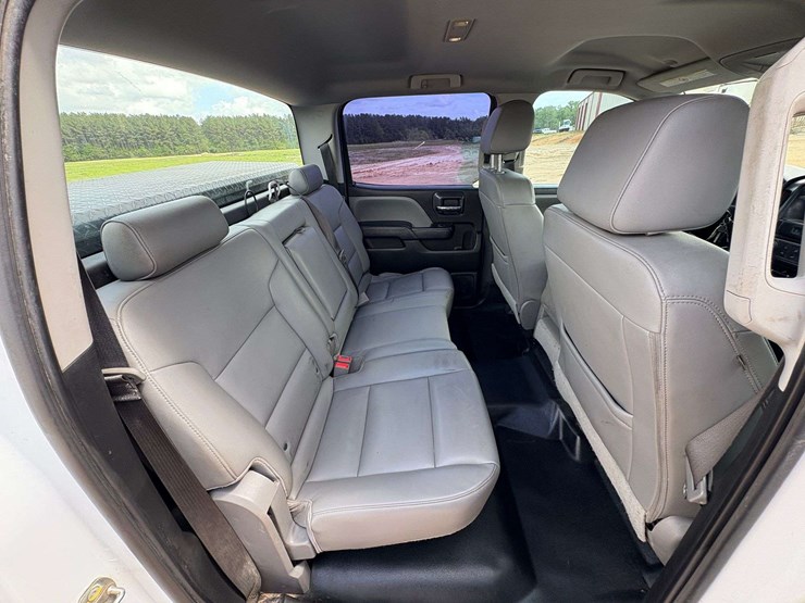 2019-chevrolet-2500-image-21