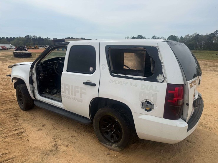 2010-chevrolet-tahoe-image-3