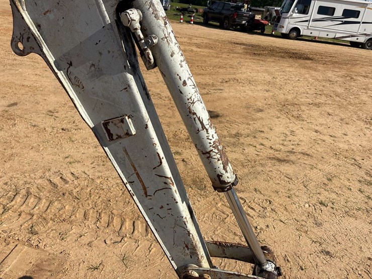 2013-takeuchi-tb235-image-8