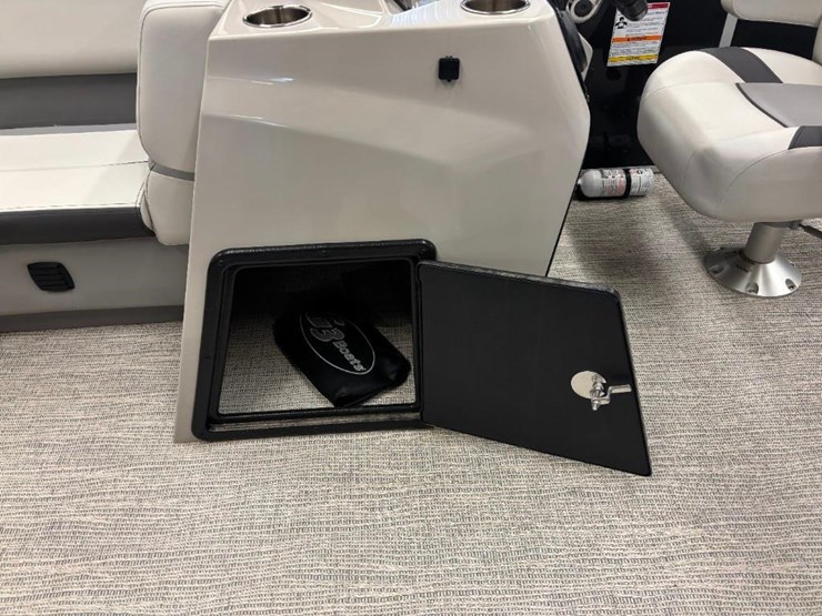 2025-g3-suncatcher-select-18c-pontoon-image-29