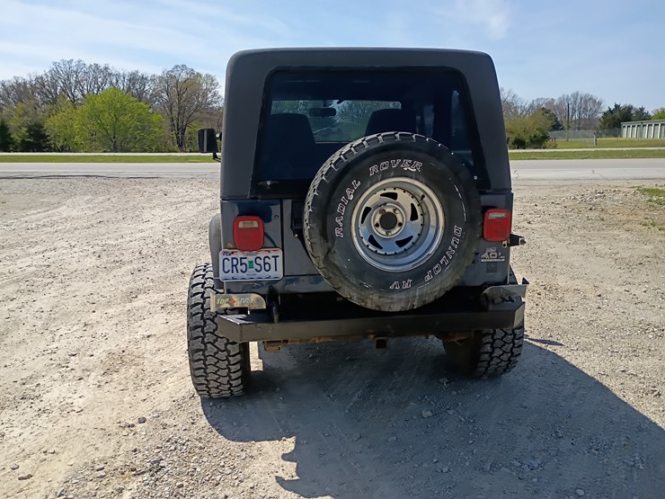 1993-jeep-wrangler-image-6