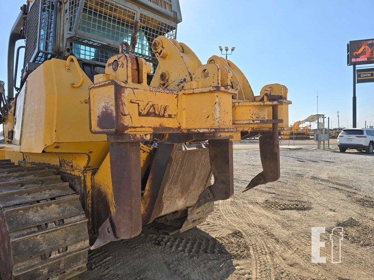 2006-deere-750j-image-14