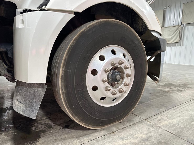 2017-international-prostar-image-29