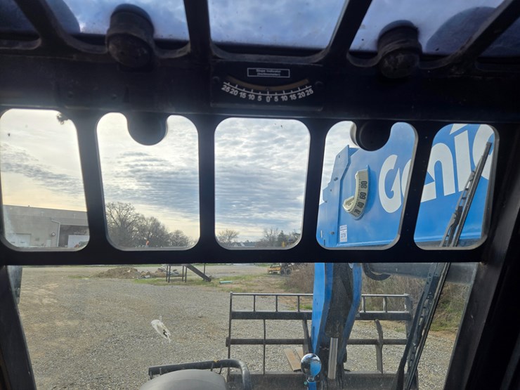 2015-genie-gth1056-image-64