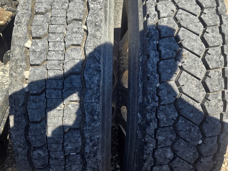 2016-peterbilt-579-image-70