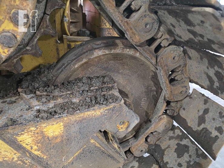 2011-caterpillar-d6t-xw-image-27