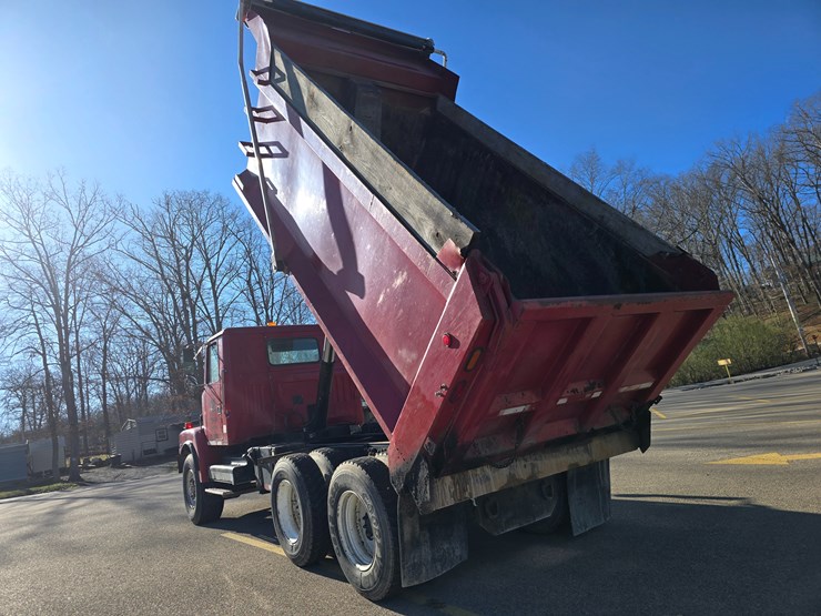 1999-cummins-m11-image-37