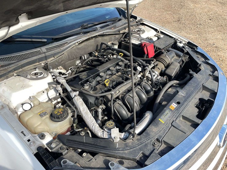 2012-ford-fusion-4-door-sedan-(95,800-miles)-image-8