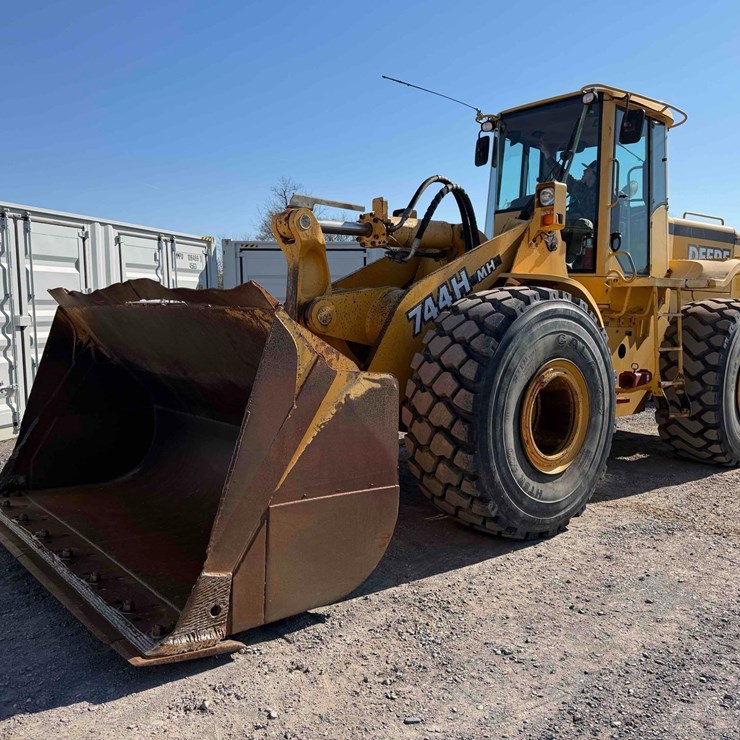1999 DEERE 744H