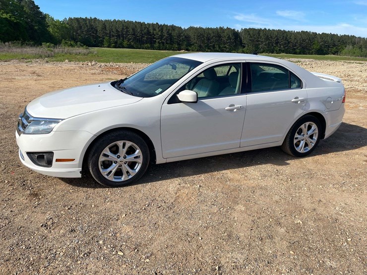 2012-ford-fusion-4-door-sedan-(95,800-miles)-image-1