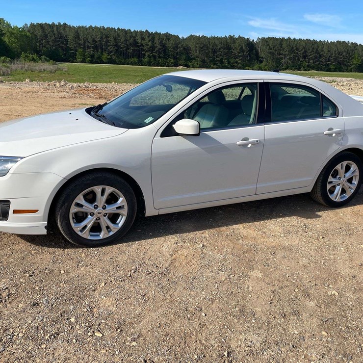 2012 Ford Fusion 4 Door Sedan (95,800 Miles)