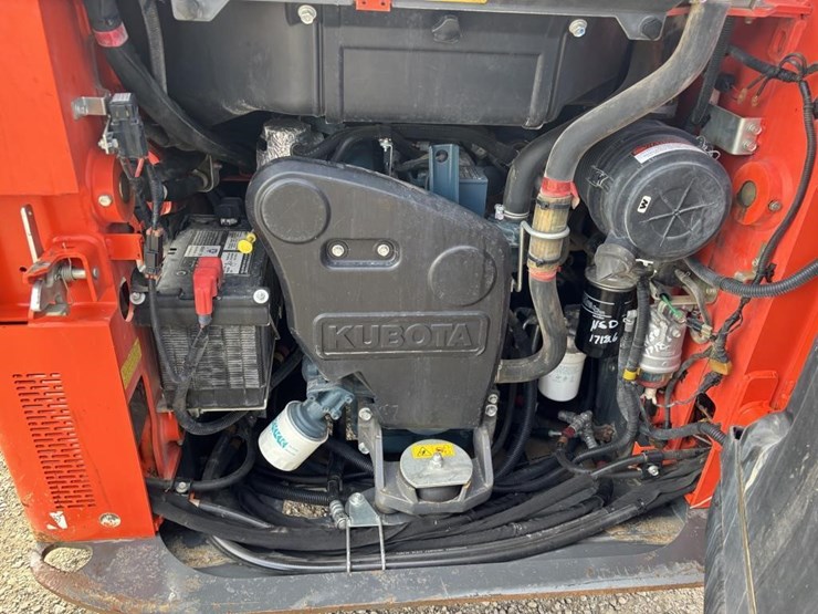 2018-kubota-ssv65-image-28